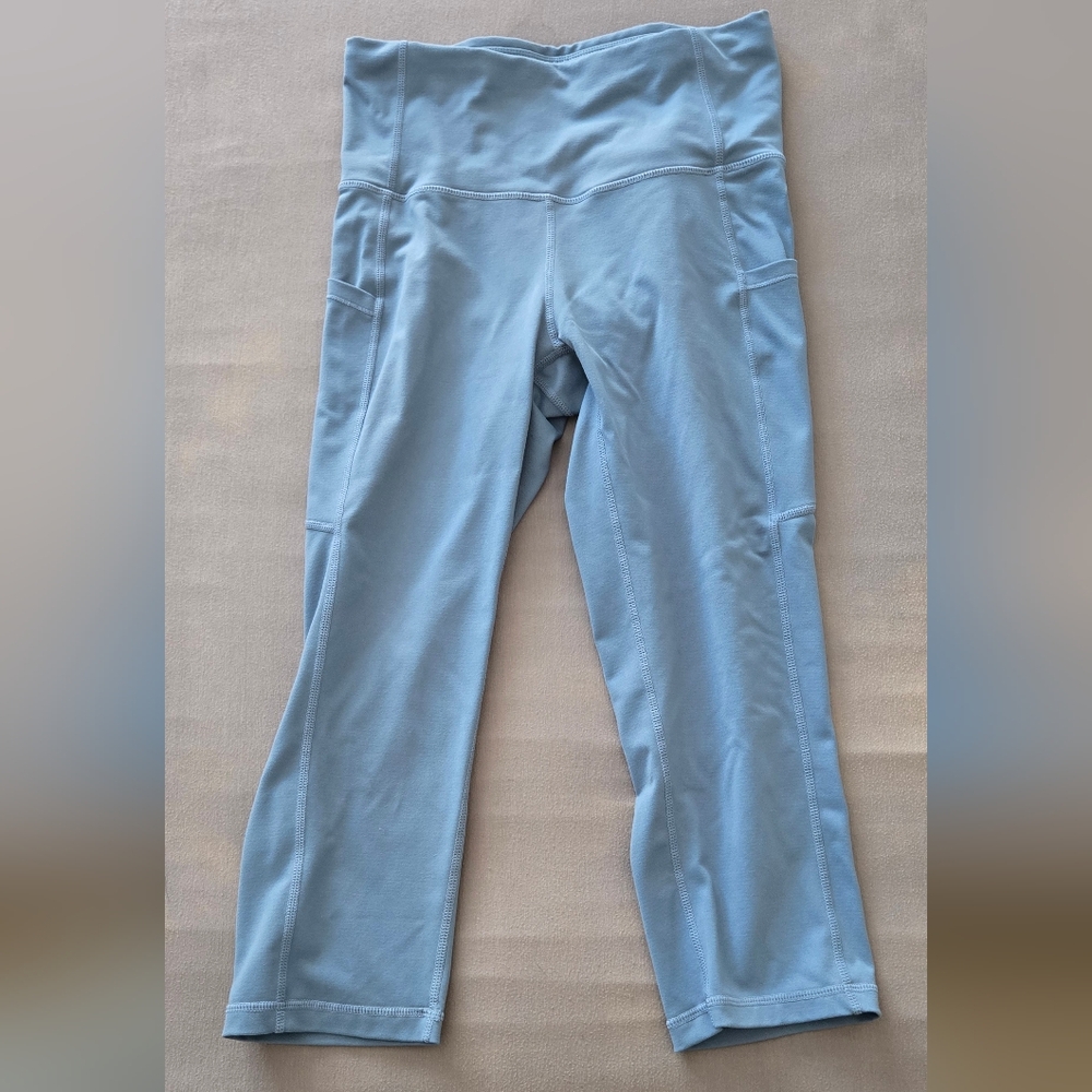 Small blue capri-length leggings with pockets!